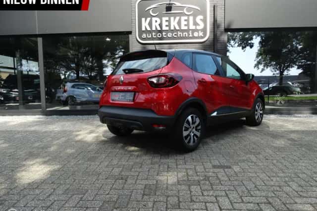 Renault Captur (2018) thumbnail 5