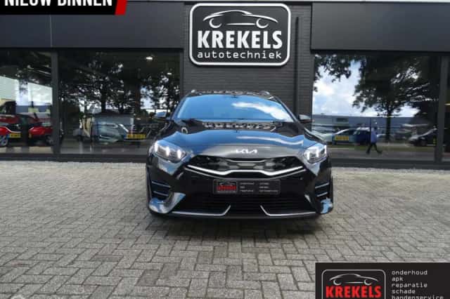Kia Ceed Sportswagon (2022) thumbnail 2