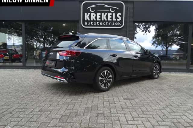 Kia Ceed Sportswagon (2022) thumbnail 5