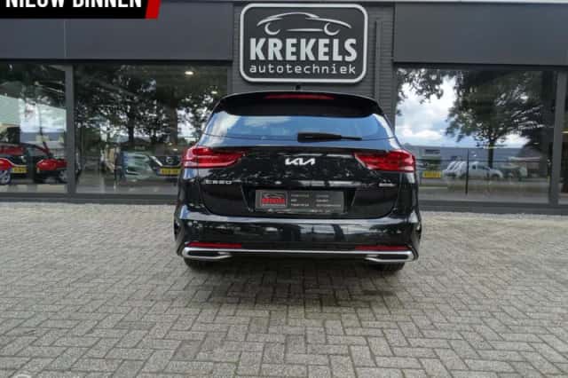 Kia Ceed Sportswagon (2022) thumbnail 6