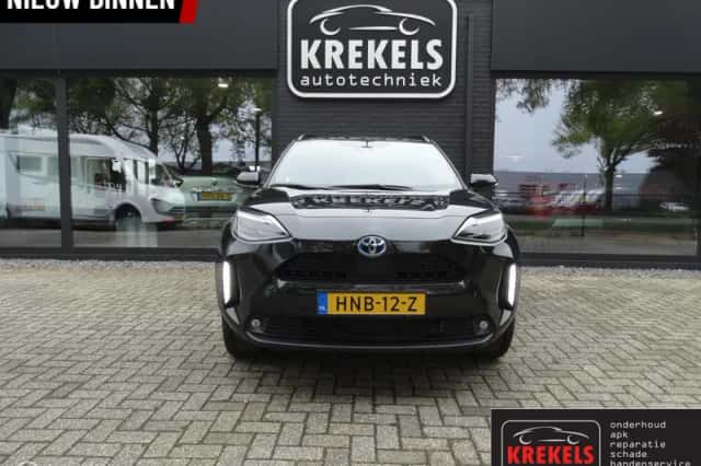 Toyota Yaris Cross (2024) thumbnail 2