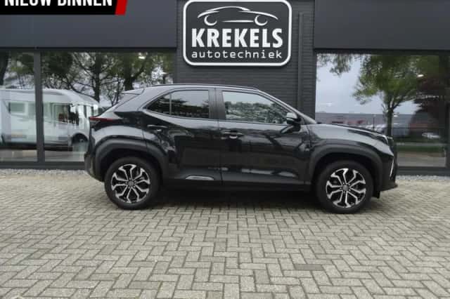 Toyota Yaris Cross (2024) thumbnail 4