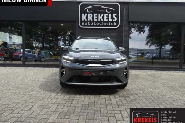 Kia Stonic (2022) thumbnail 2