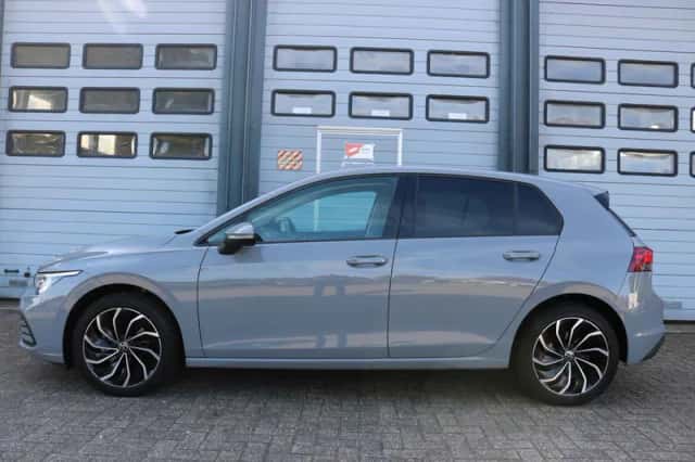 Volkswagen Golf (2020) thumbnail 4