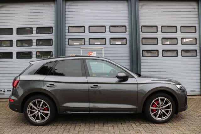 Audi Q5 (2021) thumbnail 3