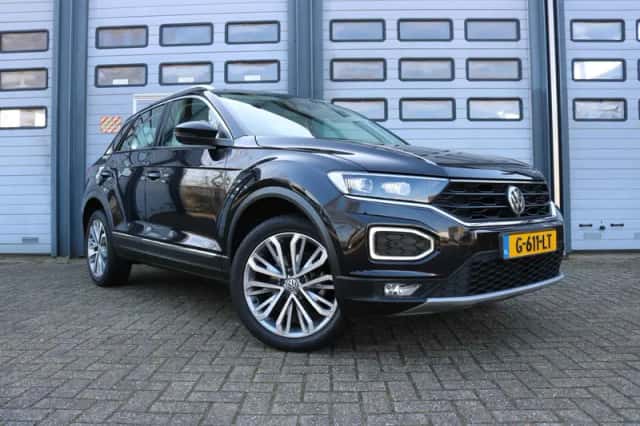 Volkswagen T-Roc (2019) thumbnail 1
