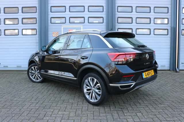 Volkswagen T-Roc (2019) thumbnail 3