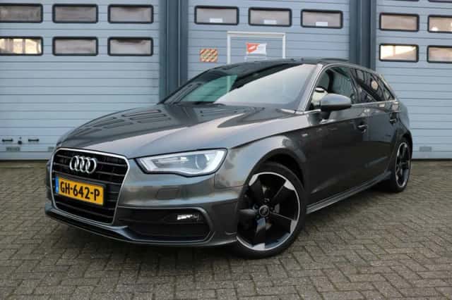 Audi A3 (2015) thumbnail 2