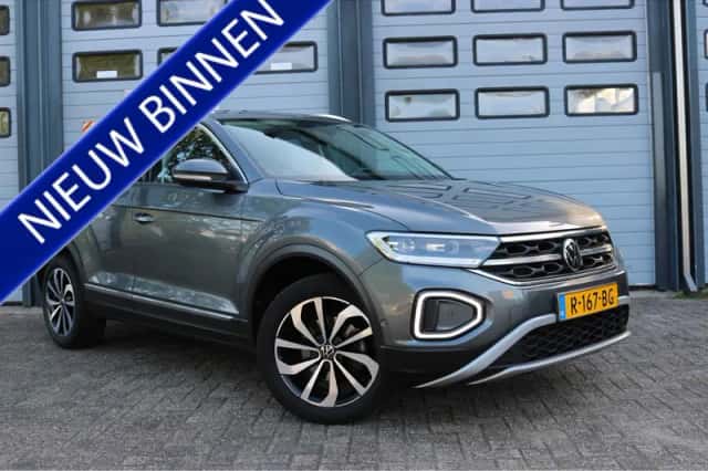 Volkswagen T-Roc (2022) thumbnail 1