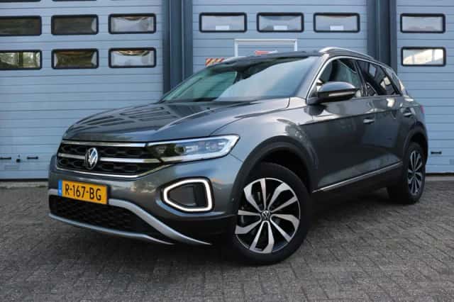 Volkswagen T-Roc (2022) thumbnail 2
