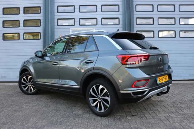 Volkswagen T-Roc (2022) thumbnail 5