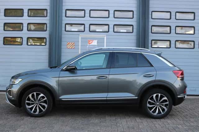 Volkswagen T-Roc (2022) thumbnail 6