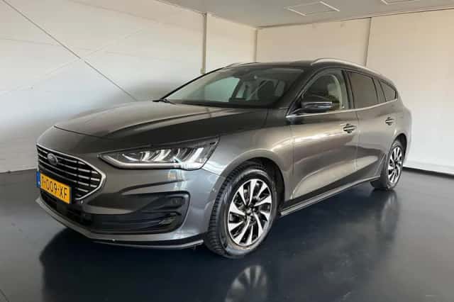 Ford Focus (2022) thumbnail 2