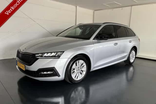 Škoda Octavia (2021) thumbnail 2