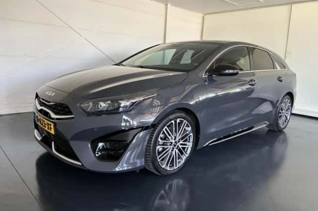 Kia Proceed (2022) thumbnail 2