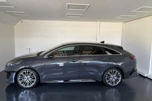 Kia Proceed (2022) thumbnail 6