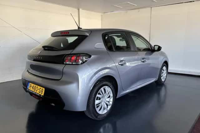 Peugeot 208 (2022) thumbnail 5