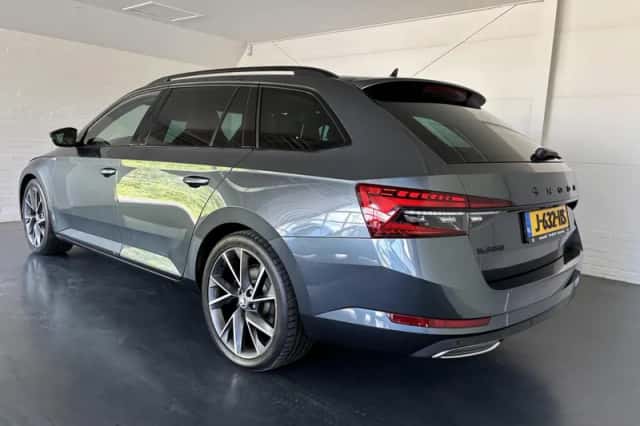 Škoda Superb (2020) thumbnail 6
