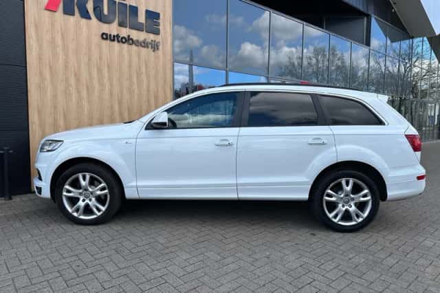 Audi Q7 (2015) thumbnail 2