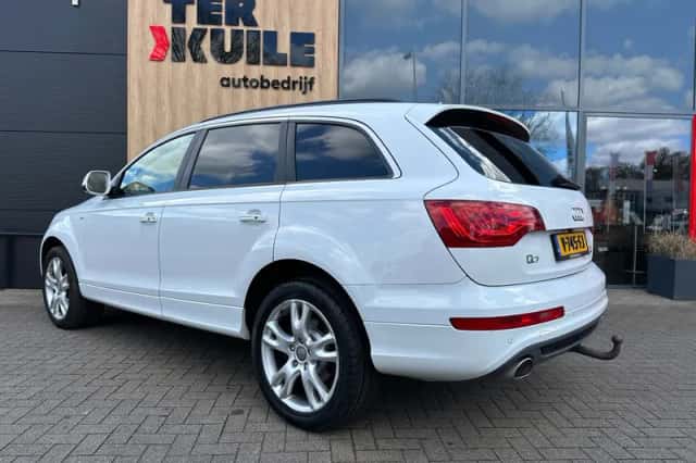 Audi Q7 (2015) thumbnail 3