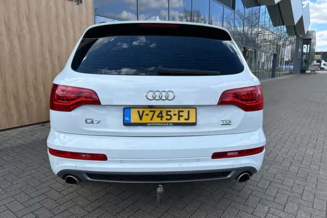 Audi Q7 (2015) thumbnail 4