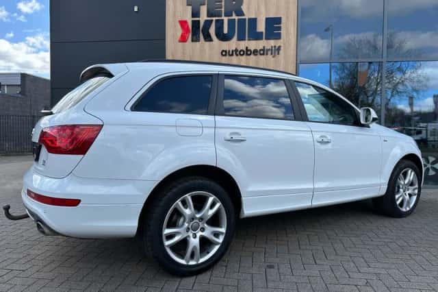 Audi Q7 (2015) thumbnail 5