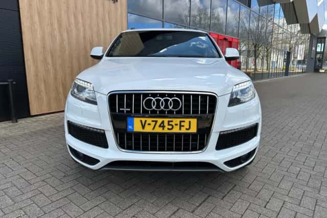 Audi Q7 (2015) thumbnail 8
