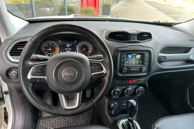 Jeep Renegade (2016) thumbnail 13