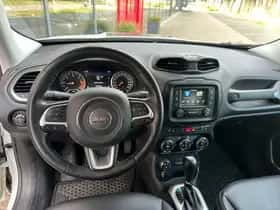 Jeep Renegade (2016) thumbnail 13