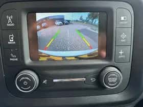 Jeep Renegade (2016) thumbnail 16