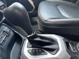 Jeep Renegade (2016) thumbnail 20
