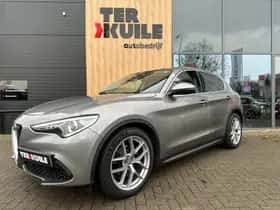 Alfa Romeo Stelvio (2017) thumbnail 23
