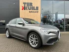 Alfa Romeo Stelvio (2017) thumbnail 6