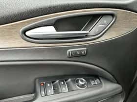 Alfa Romeo Stelvio (2017) thumbnail 8