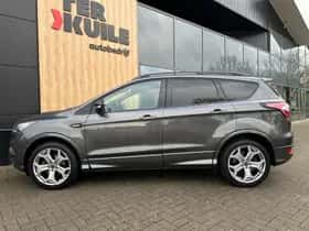 Ford Kuga (2018) thumbnail 2