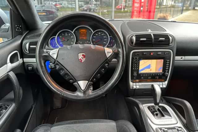 Porsche Cayenne (2008) thumbnail 12