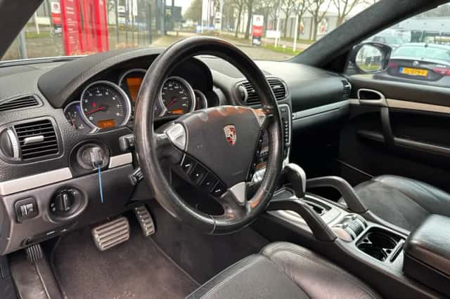 Porsche Cayenne (2008) thumbnail 10