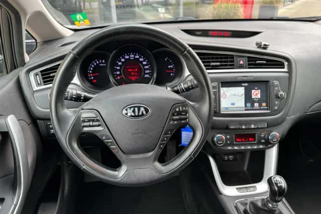 Kia Ceed (2018) thumbnail 12