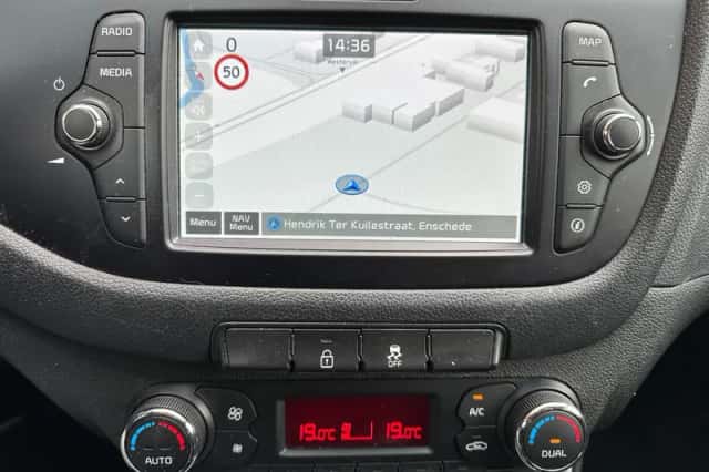 Kia Ceed (2018) thumbnail 15