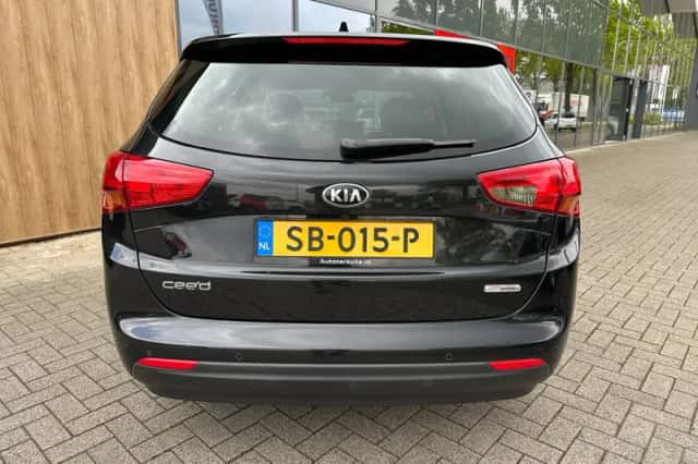 Kia Ceed (2018) thumbnail 4