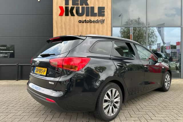Kia Ceed (2018) thumbnail 5