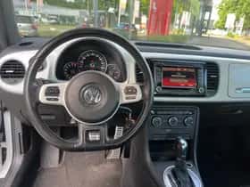 Volkswagen Beetle (2011) thumbnail 11
