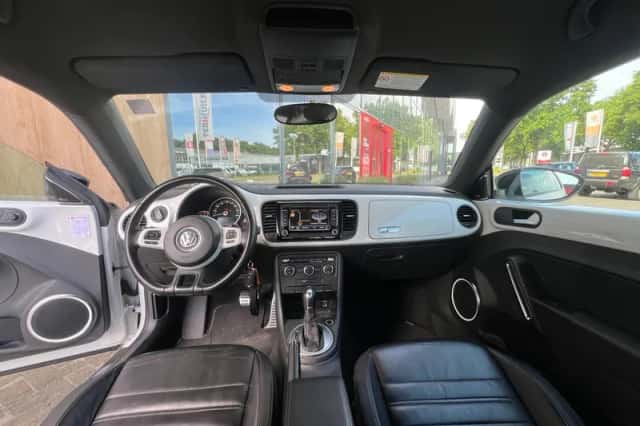 Volkswagen Beetle (2011) thumbnail 19