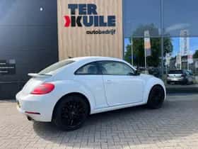 Volkswagen Beetle (2011) thumbnail 5