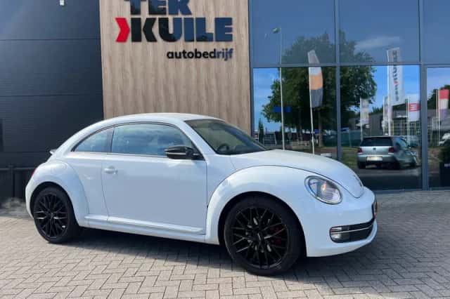 Volkswagen Beetle (2011) thumbnail 7