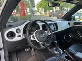 Volkswagen Beetle (2011) thumbnail 10