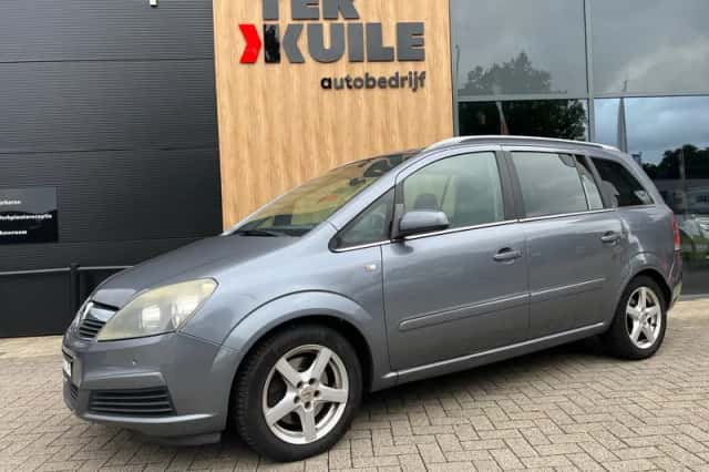 Opel Zafira (2005) thumbnail 1