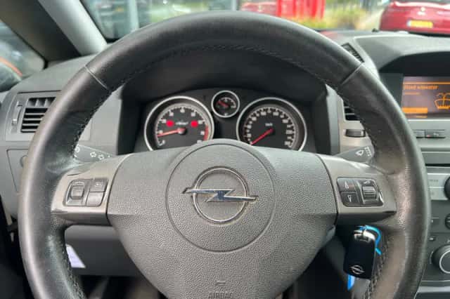 Opel Zafira (2005) thumbnail 12