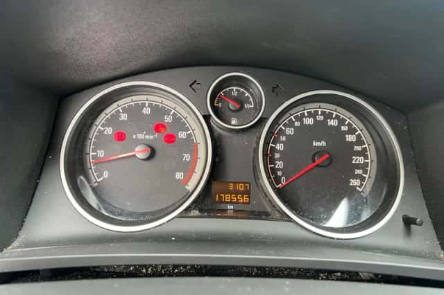 Opel Zafira (2005) thumbnail 13
