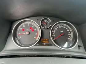 Opel Zafira (2005) thumbnail 13
